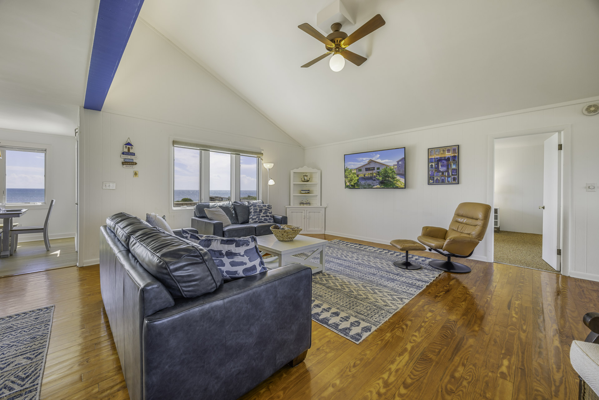 Surf Or Sound Realty 1097 Harmona Great Room 1