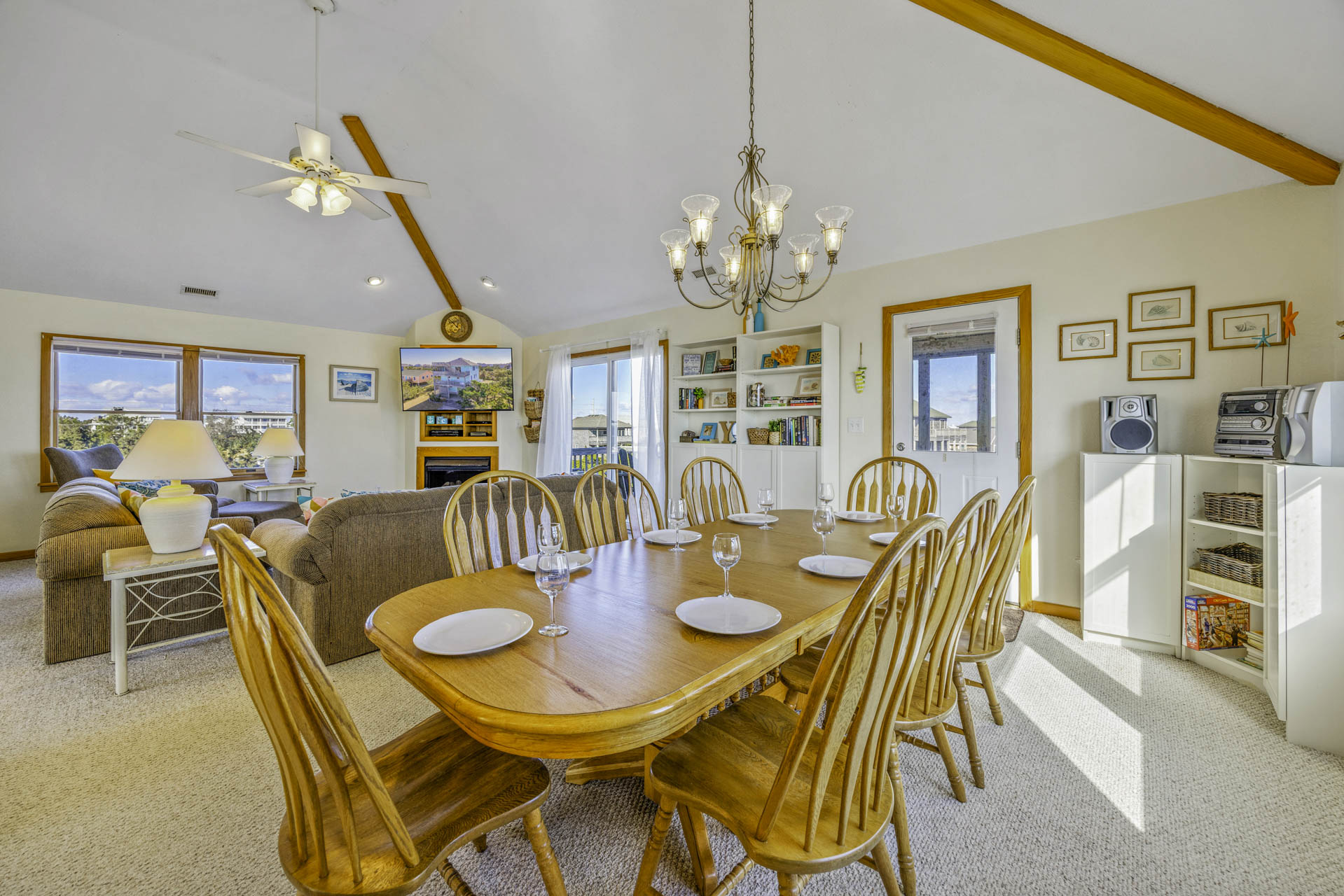 Surf Or Sound Realty 273 Salvo Vera Dining Area 3