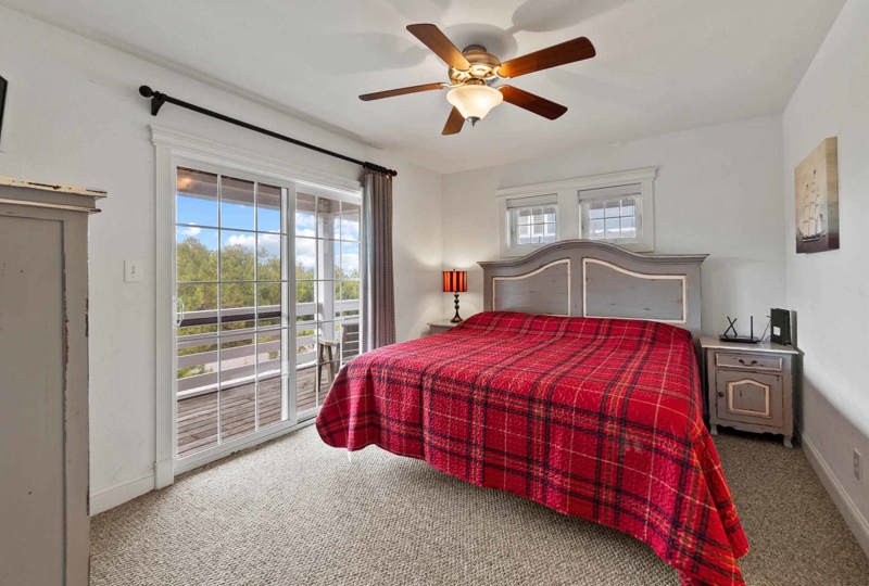 Crab Louie 557 Surf or Sound