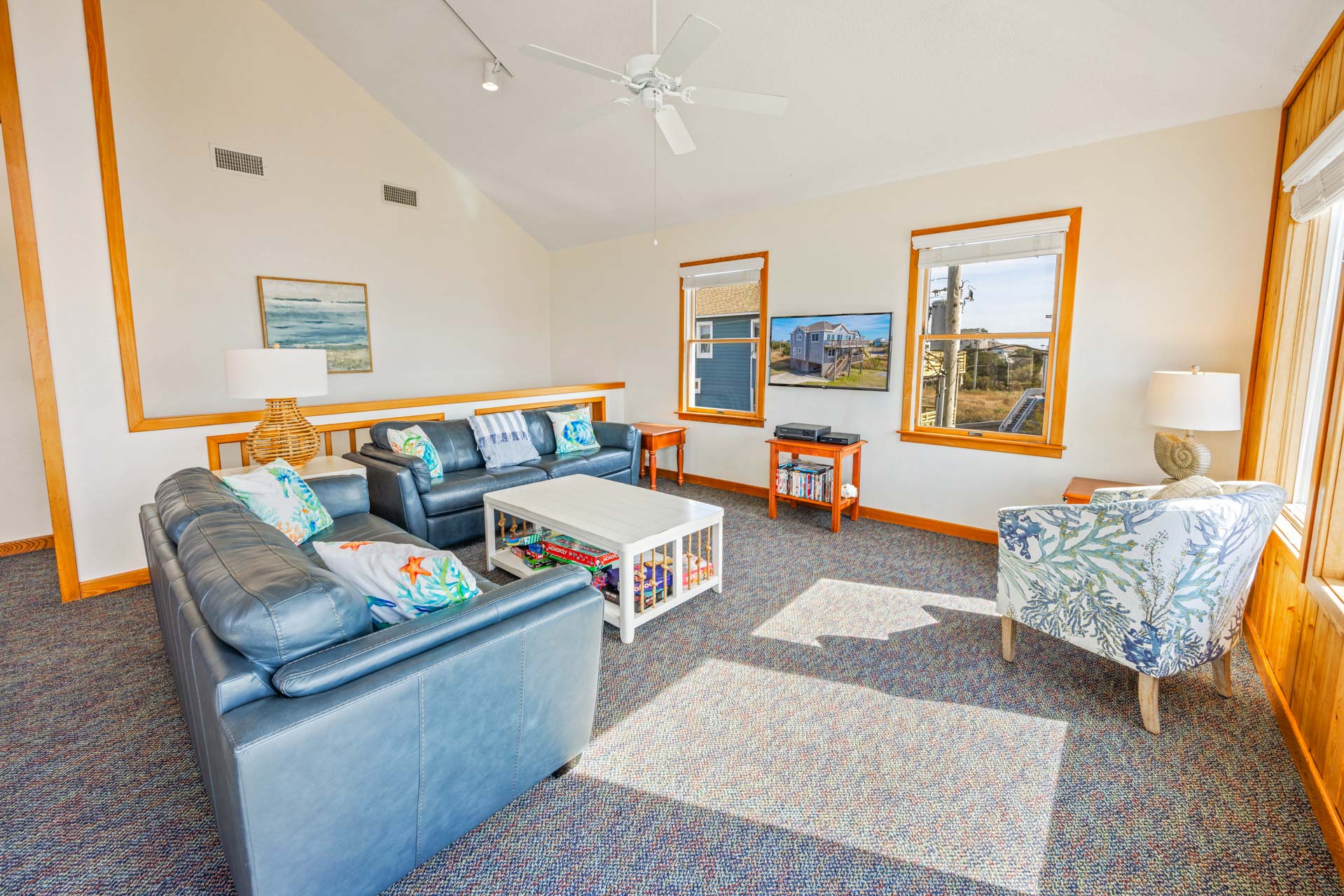 Surf Or Sound Realty 1011 Island Attitude Great Room 2