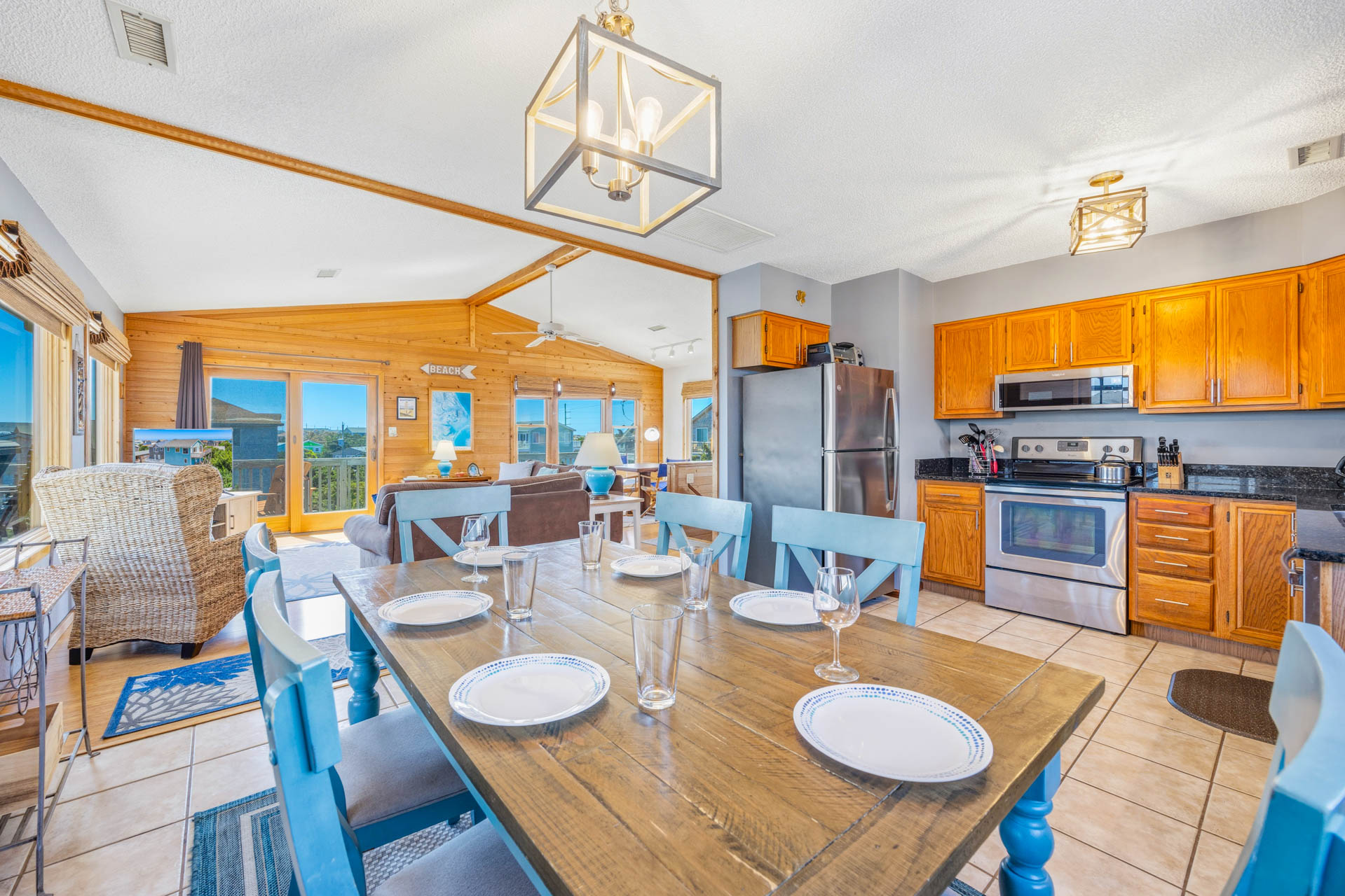 Surf Or Sound Realty 41 Big Sky Dining Area 3