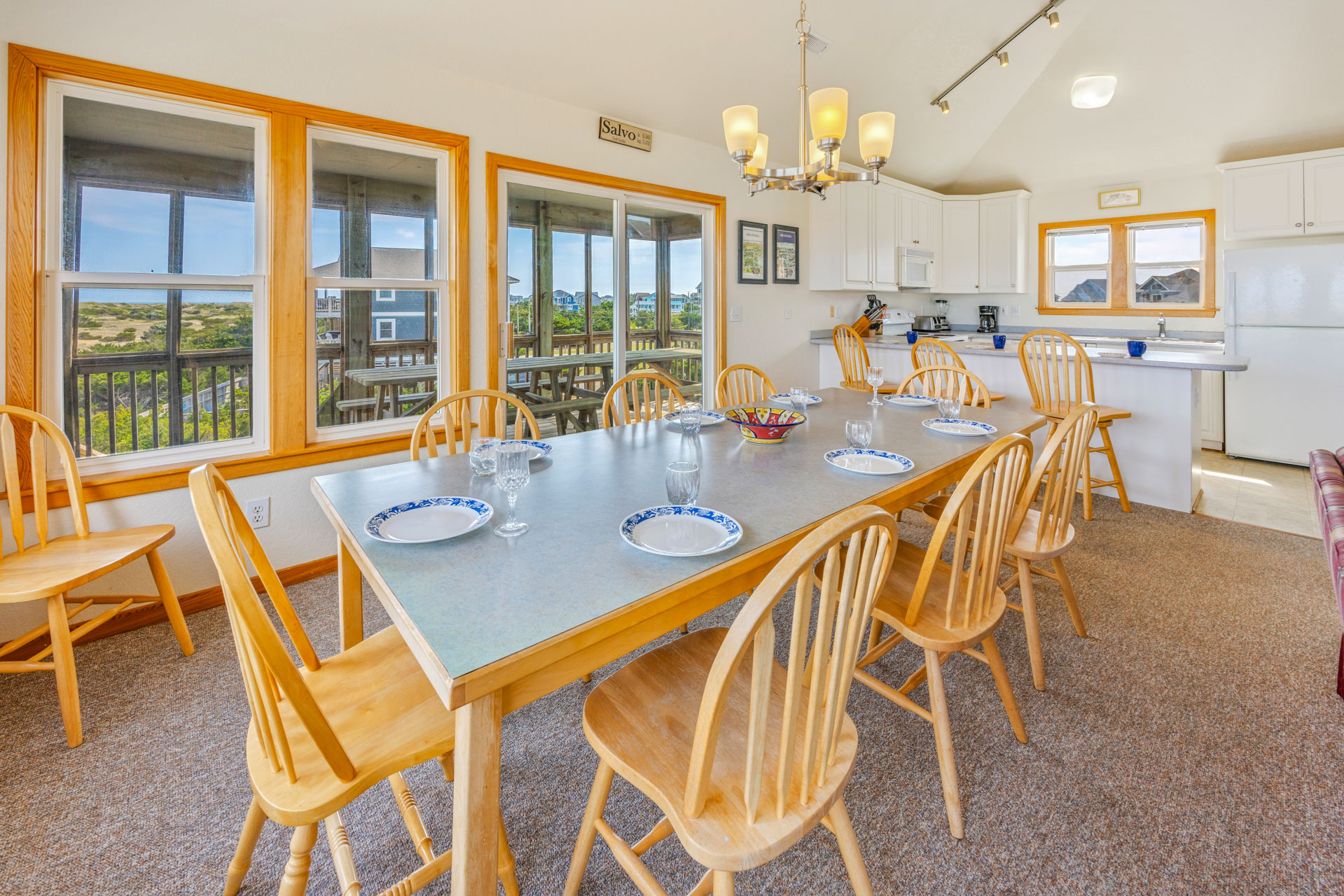 Surf Or Sound Realty 605 Intuition Dining Area 4