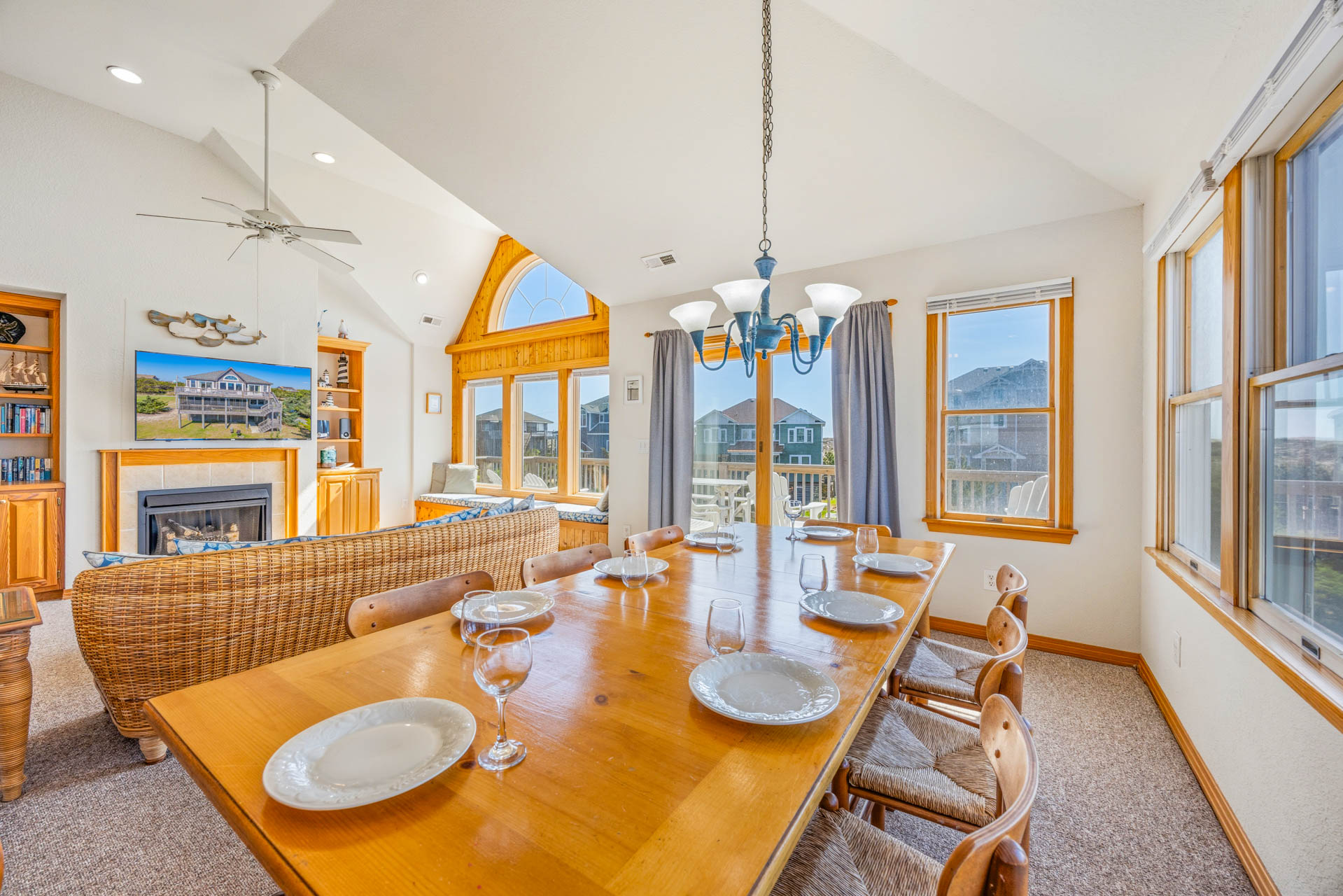 Surf Or Sound Realty 767 Beachcomber Dining Area 4