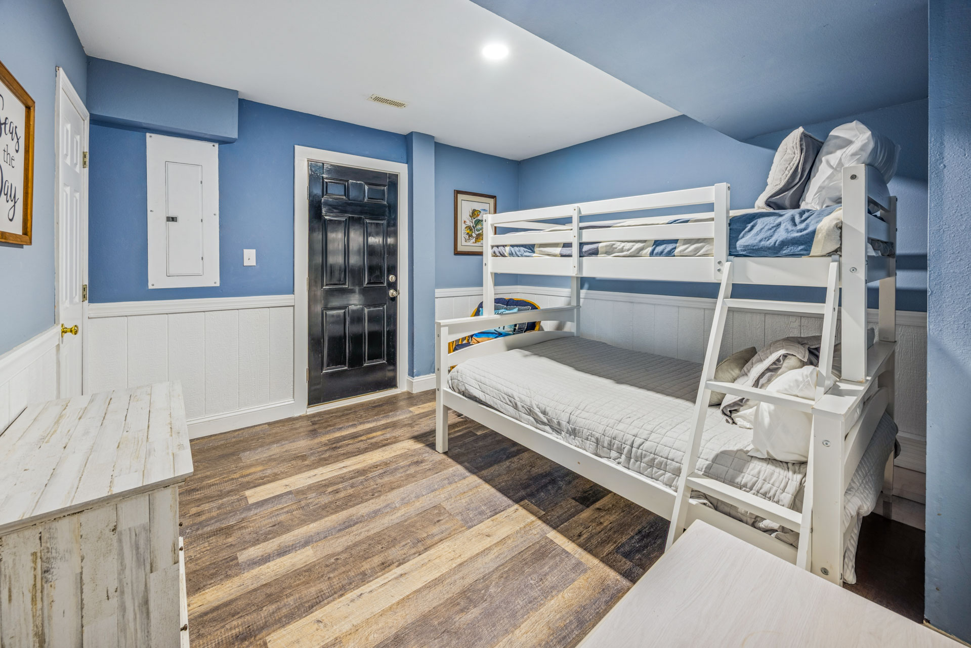 Surf Or Sound Realty 506 Sounds Frisky Bedroom 7