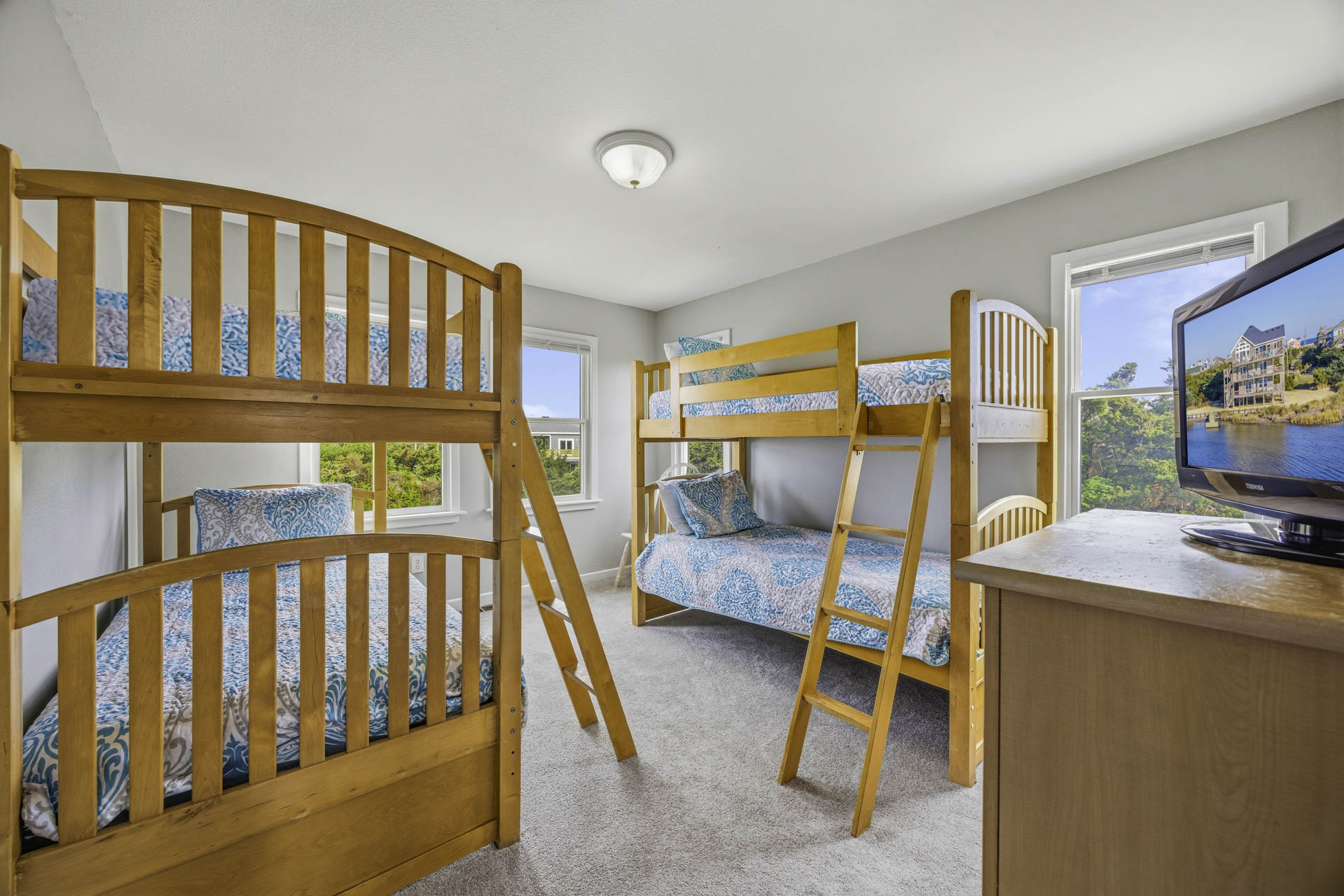 Surf Or Sound Realty 260 Gone With The Wind Bedroom 6