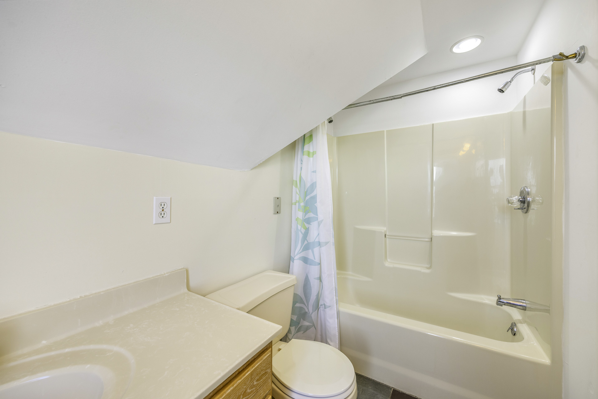 Surf Or Sound Realty 1239 Why Knot Bedroom 1 3