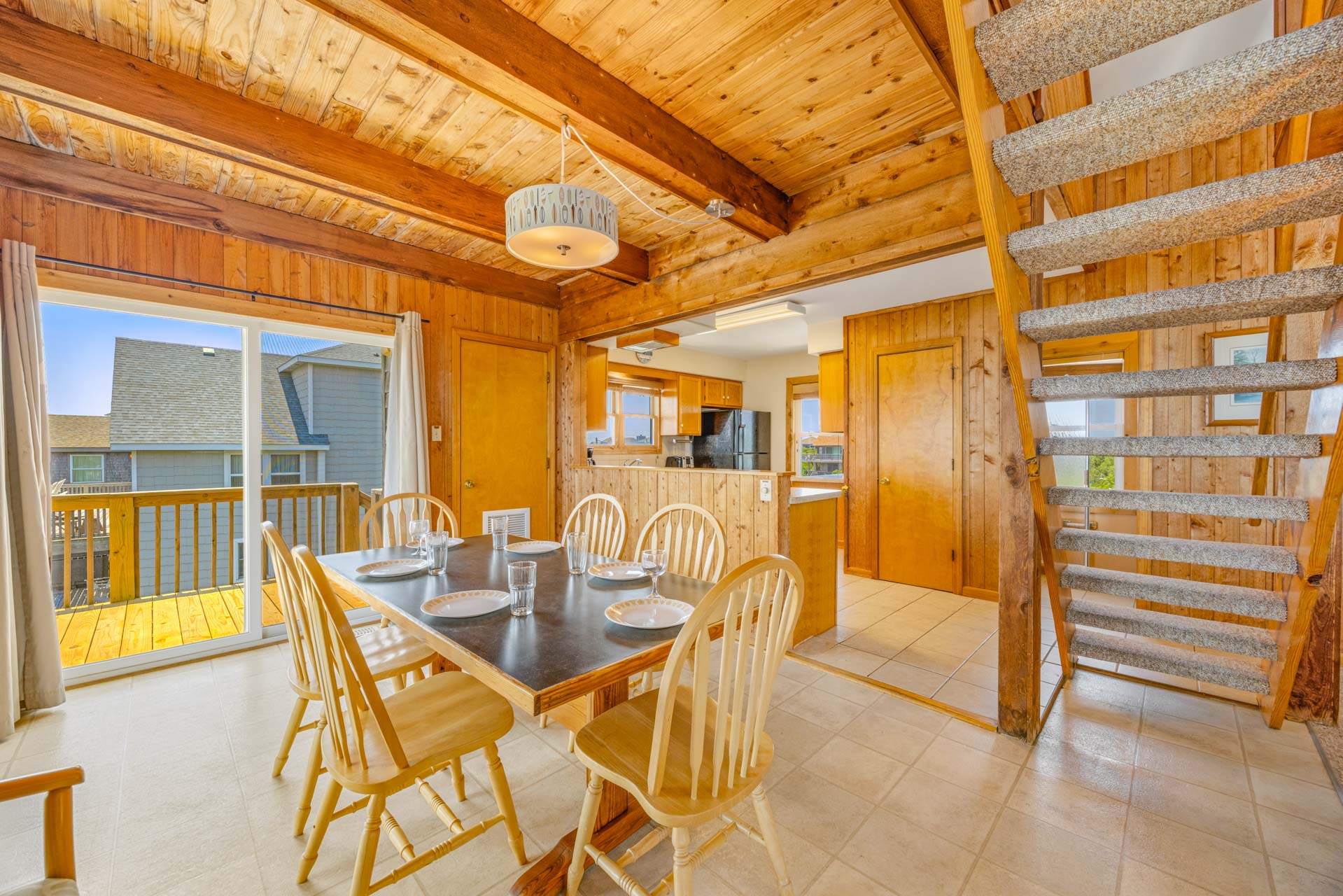 Surf Or Sound Realty 1254 Three Sheets To The Wind Dining Area 2