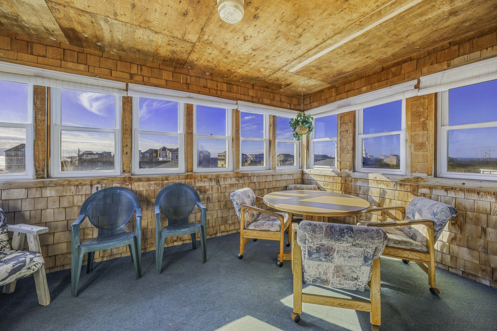 Surf Or Sound Realty 908 Crestview Winds Screened Porch