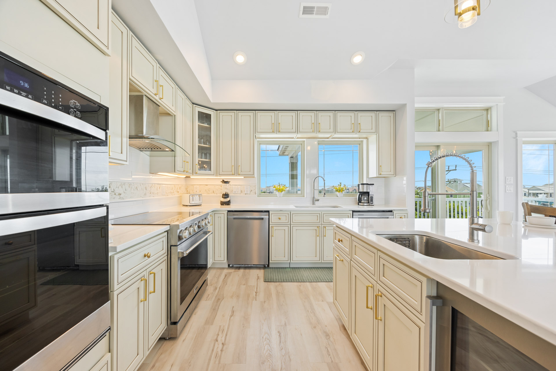 Surf Or Sound Realty 1238 Costa Del Mar Kitchen 4