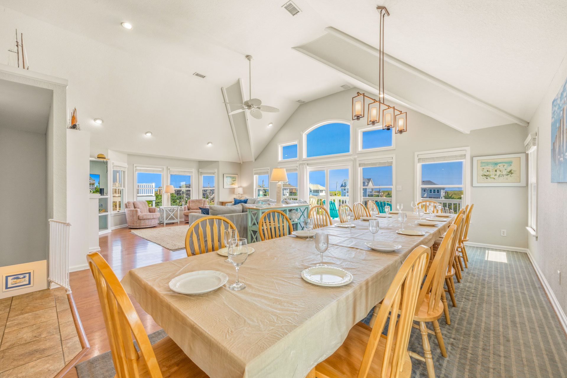 Surf Or Sound Realty 868 Forever Sunshine Dining Area 4