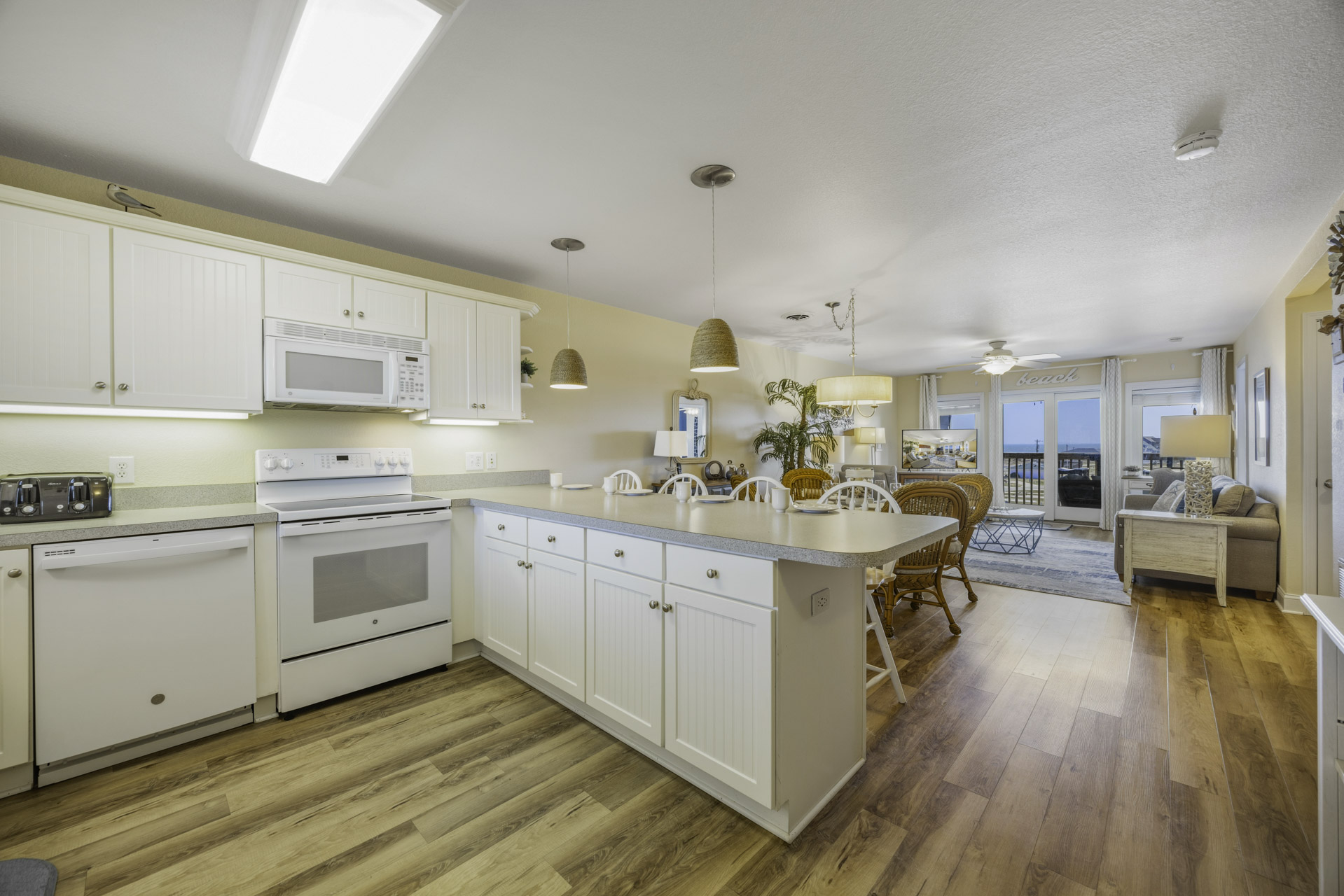 Surf Or Sound Realty 582 Top Notch Kitchen 1