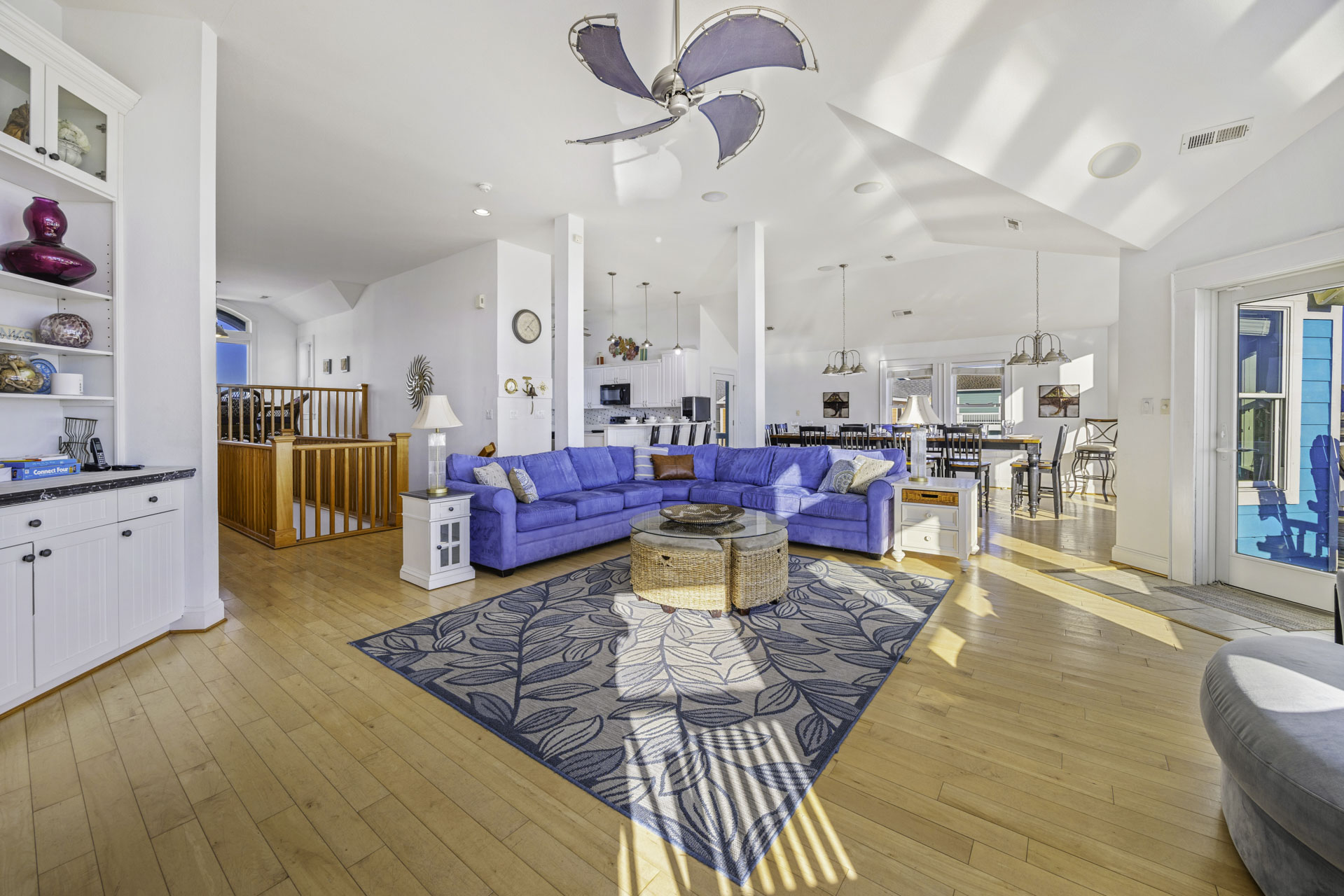 Surf Or Sound Realty 534 Peaceful Retreat Great Room 2