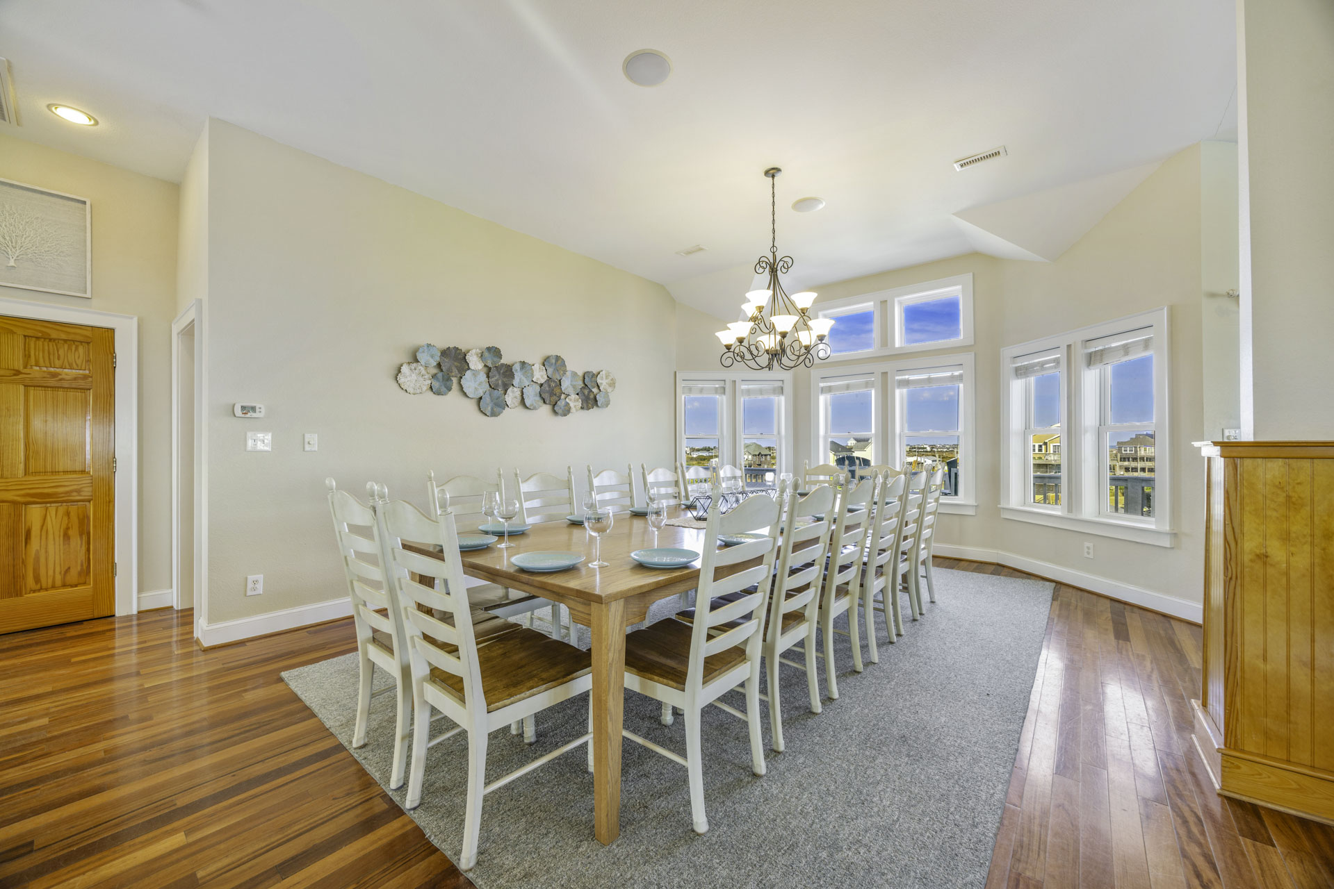 Surf Or Sound Realty 502 Tipsy Turtle Dining Area 3