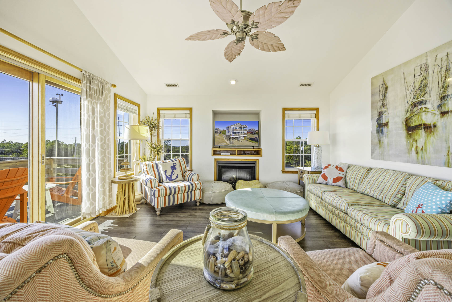 Surf Or Sound Realty 476 Changes In Attitude Great Room 2