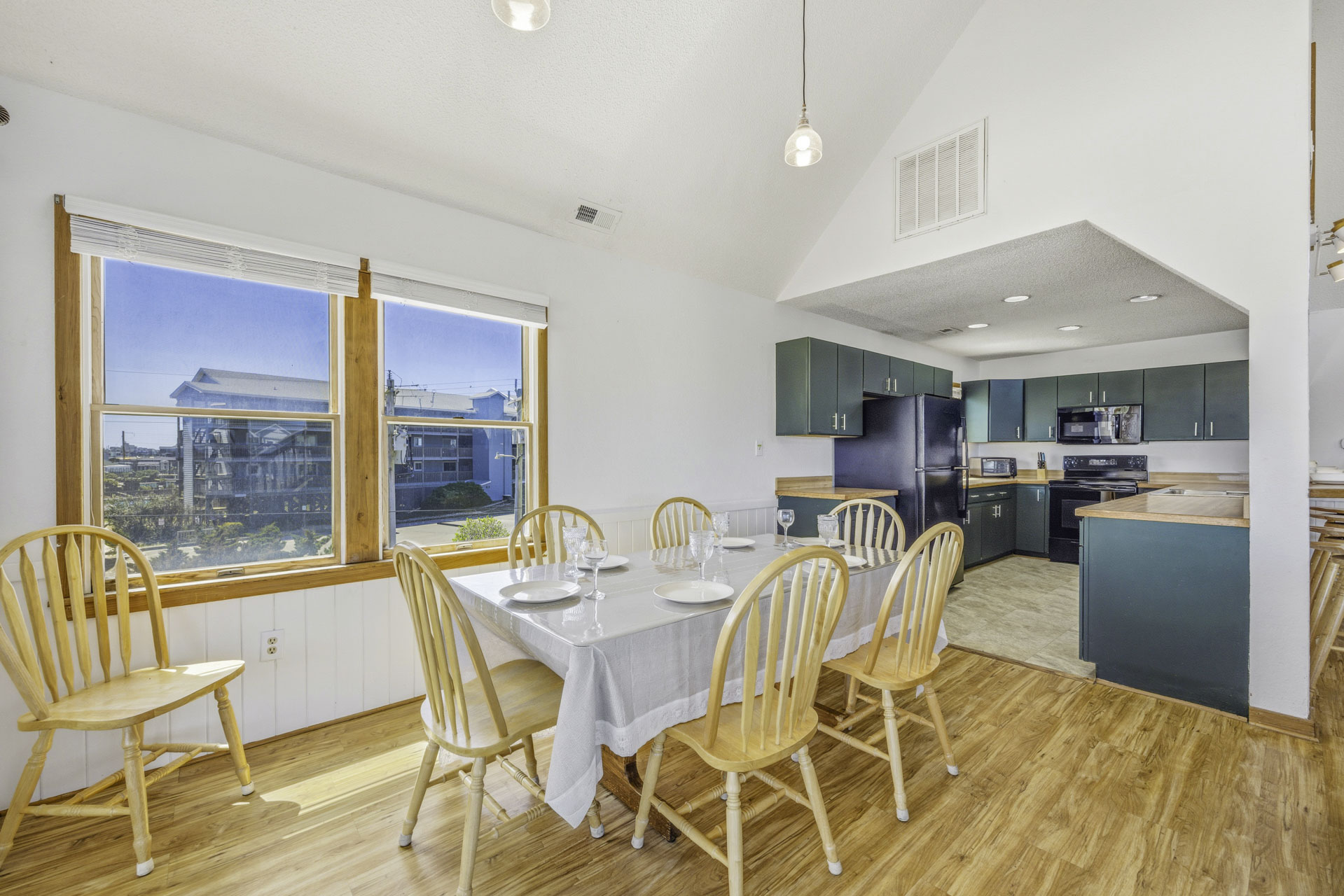 Surf Or Sound Realty 701 South Shore Dreams Dining Area 1
