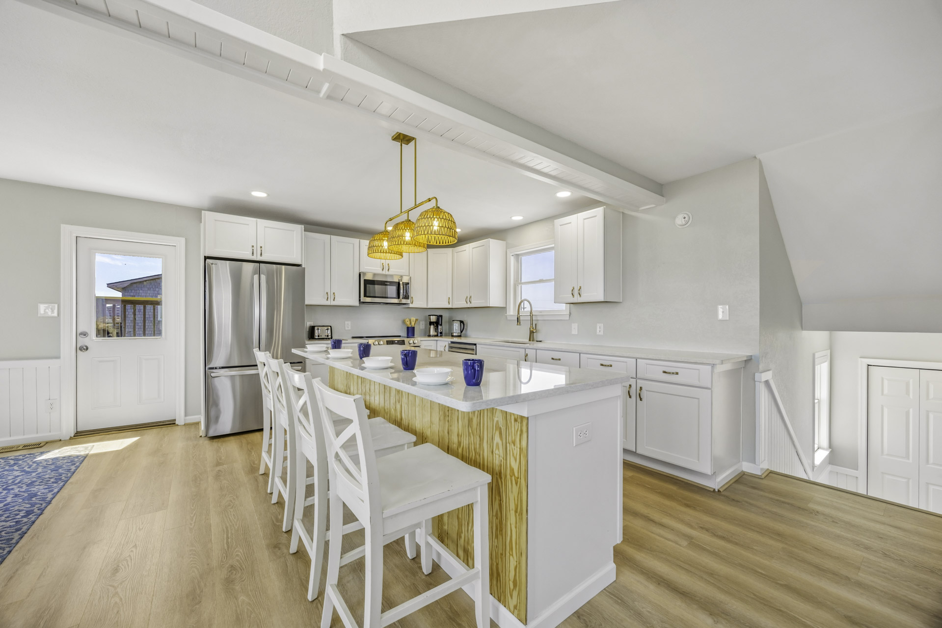 Surf Or Sound Realty 85 Suntana Kitchen 3