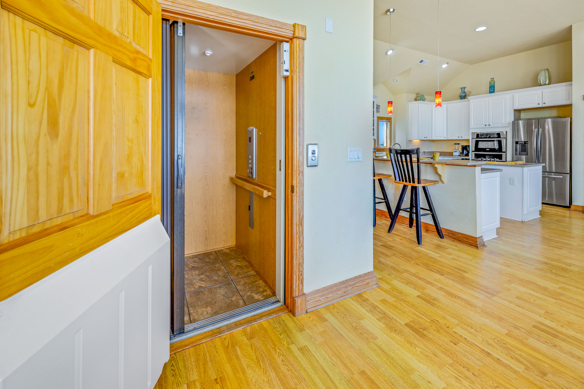 Surf Or Sound Realty 612 Yellowfin Elevator