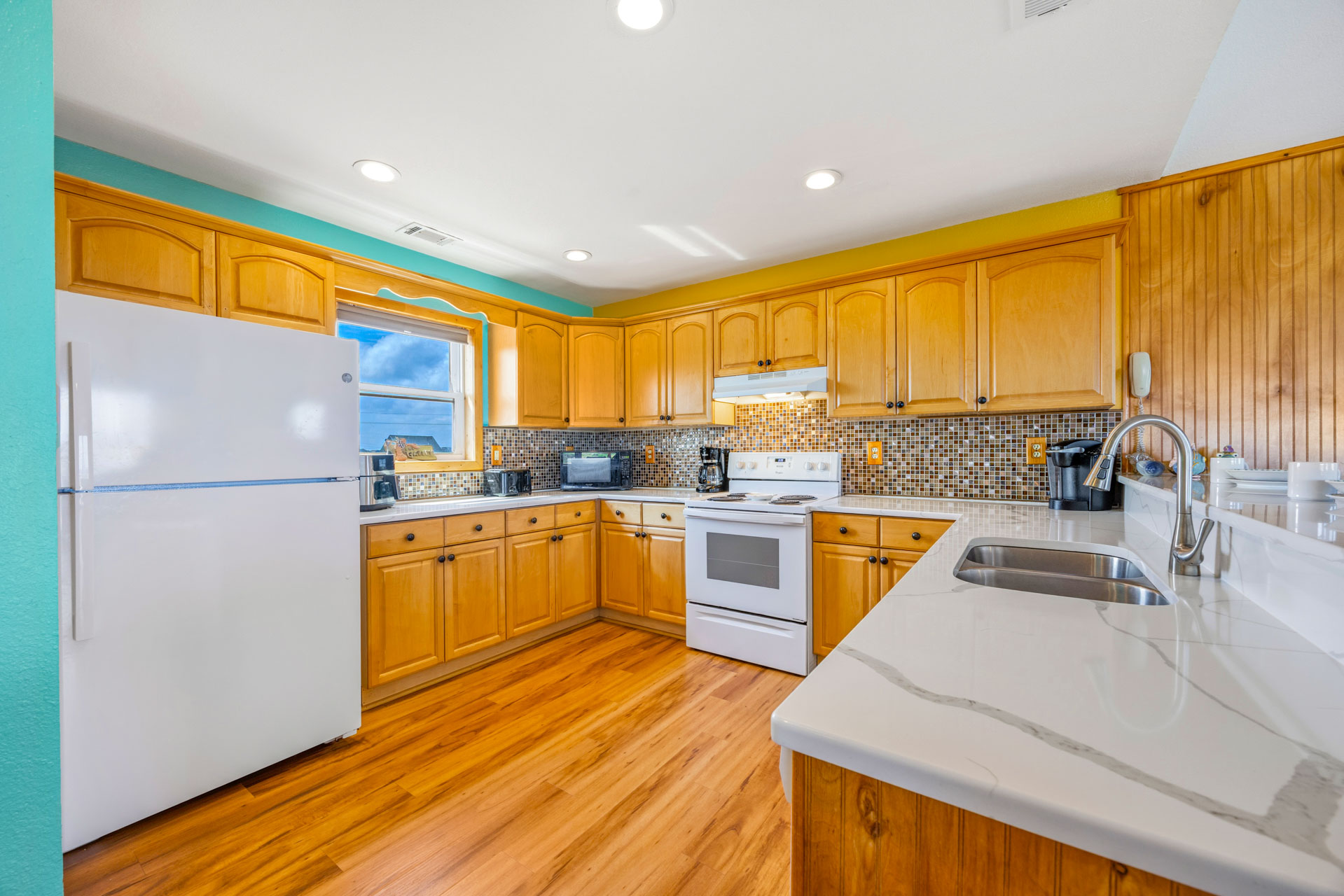 Surf Or Sound Realty 706 Beach Play Kitchen 1