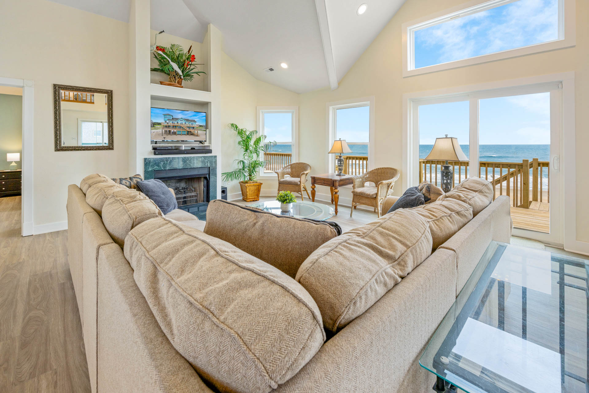 Surf Or Sound Realty 180 Perfect Peace Great Room 1