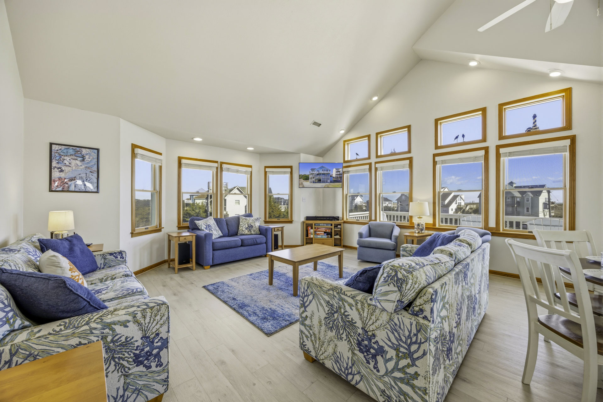 Surf Or Sound Realty 201 Blue Waves Great Room 1