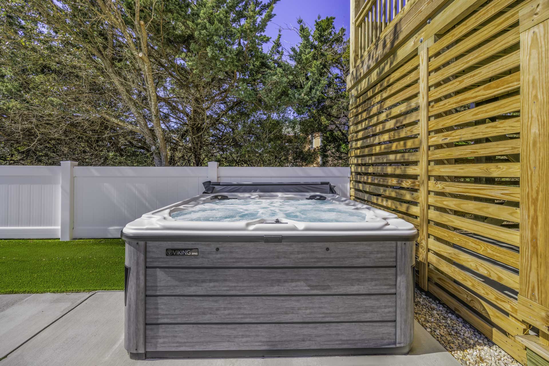 Surf Or Sound Realty 1237 Bella Salvo Hot Tub