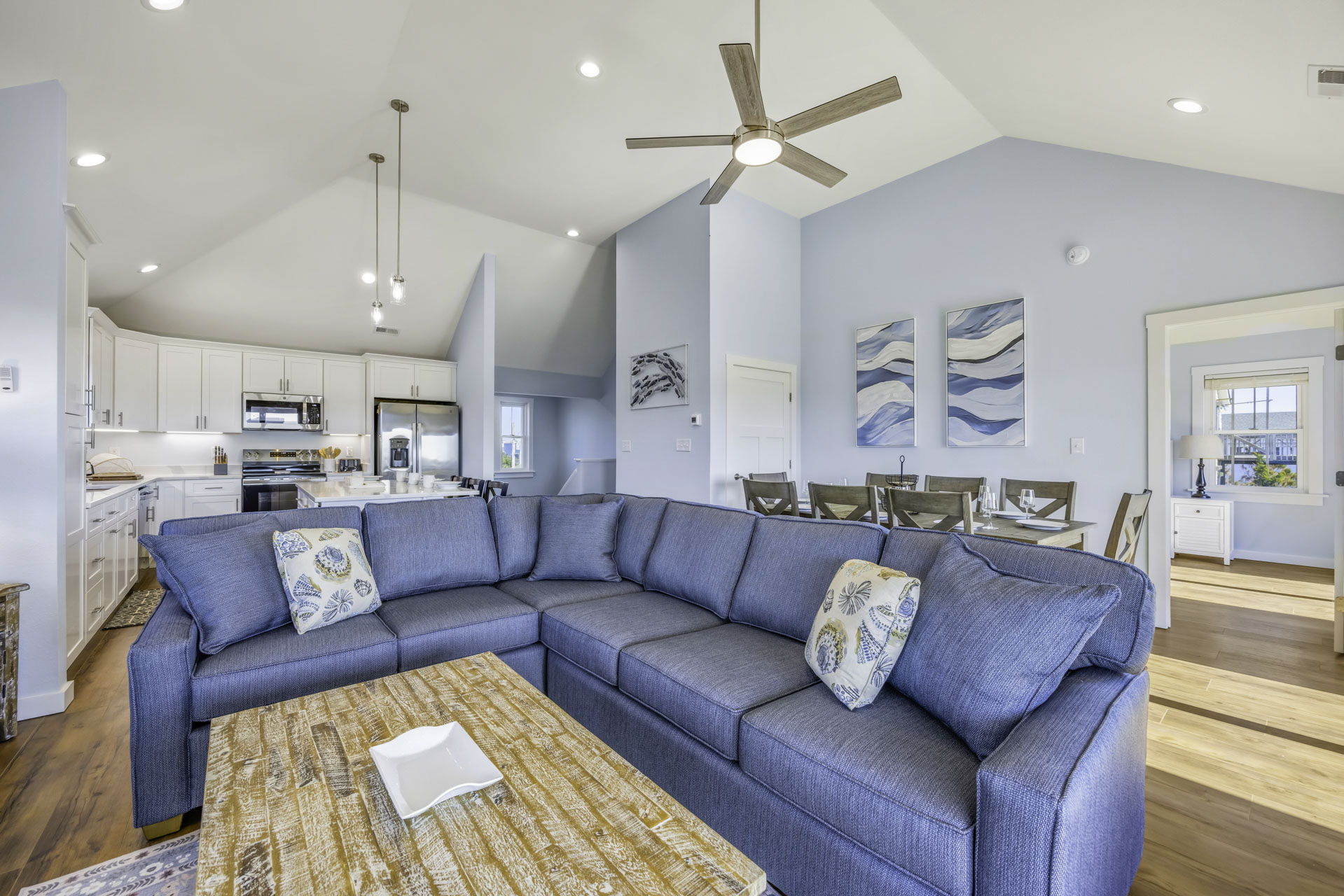 Surf Or Sound Realty 1237 Bella Salvo Great Room 4