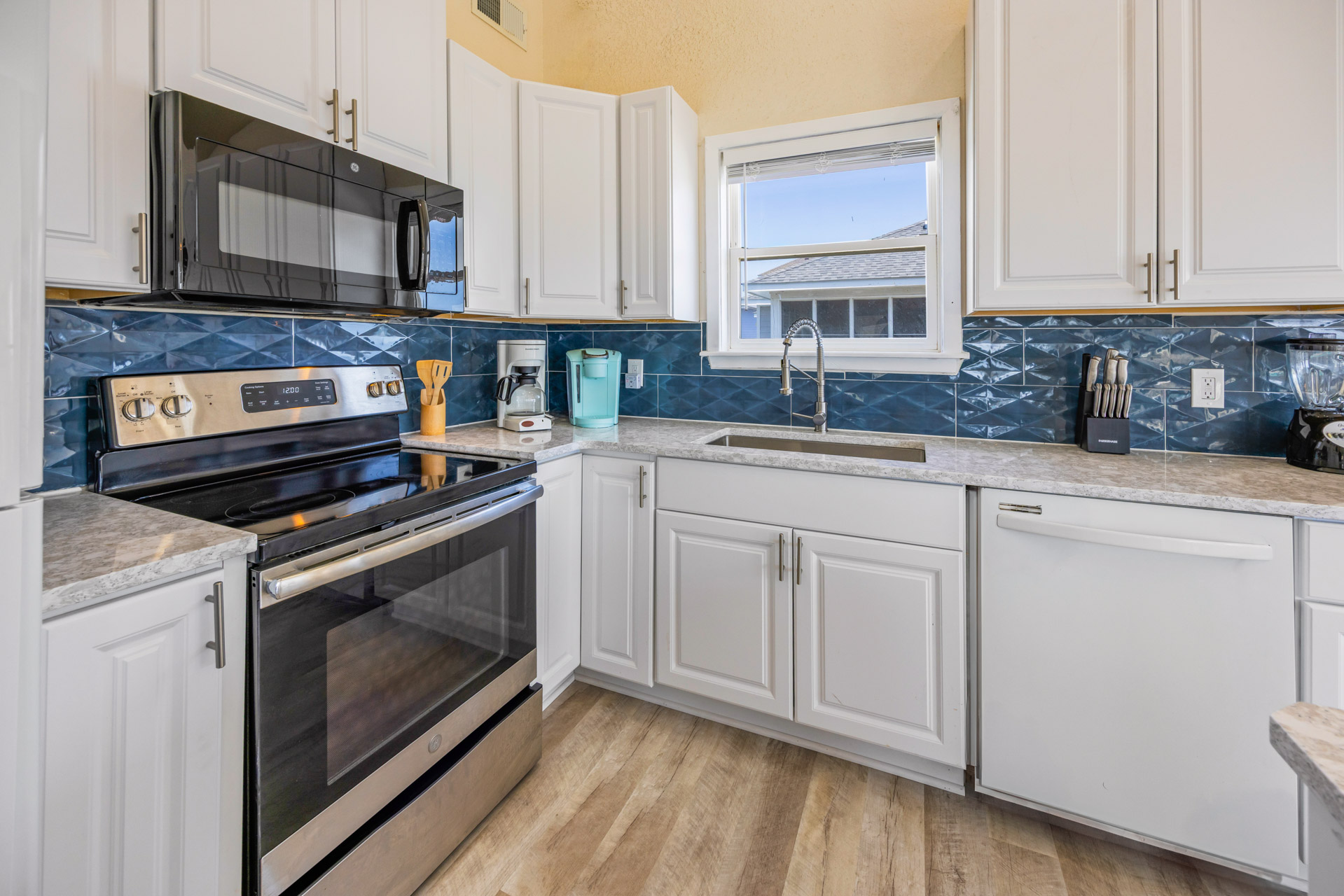 Surf Or Sound Realty 1183 Nautical By Nature Kitchen 4
