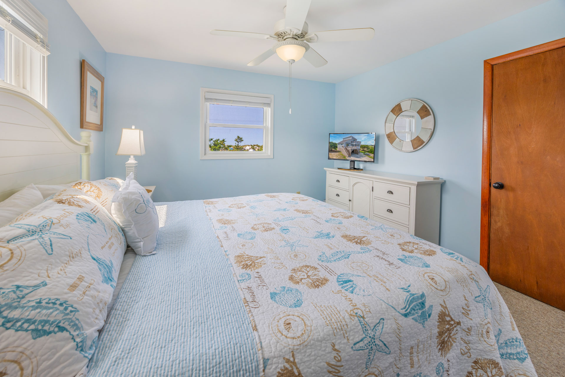 Surf Or Sound Realty 565 Whit's End Bedroom 1 2