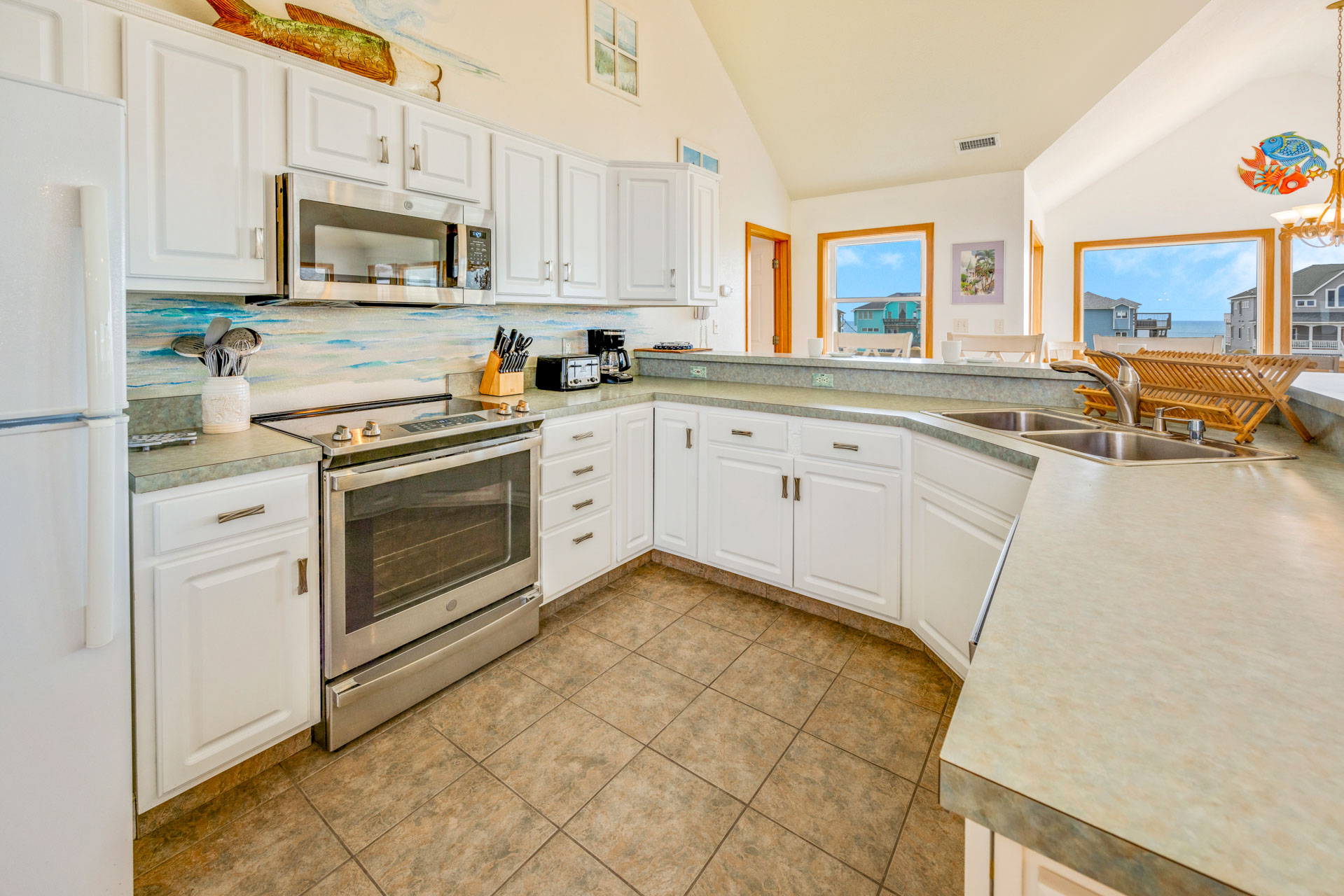 Surf Or Sound Realty 1194 Carolina Girl Kitchen 1